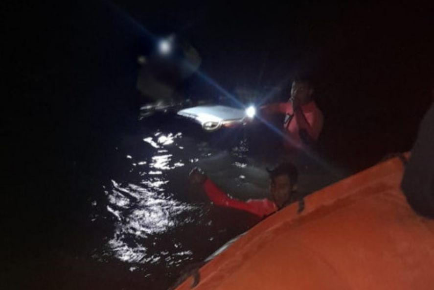 Así fue el rescate de un pescador de Bahía Blanca que quedó atrapado en el mar