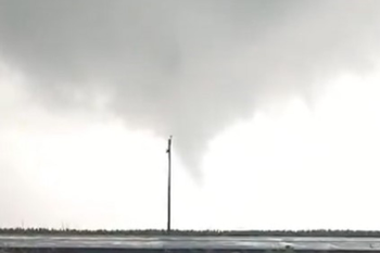 Un fenómeno sacudió a Mar Chiquita durante la madrugada. Fuertes ráfagas, lluvias intensas y daños significativos en la Costa Atlántica. Mirá los videos