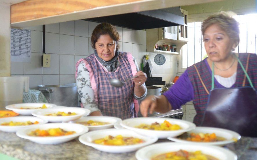 El servicio alimentario escolar llegaba a más de 1.7 millones de familias en la provincia de Buenos Aires. Ahora llegará a más de 2 millones.