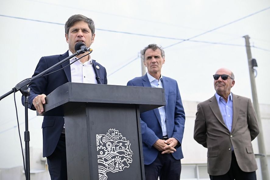 Kicillof, Katopodis y Moccero durante el acto en Coronel Suárez.