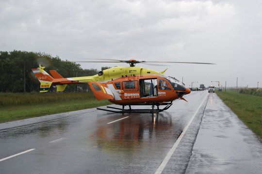 El helicóptero sanitario de la provincia de Buenos Aires en sus días de gloria. TIene capacidad para maniobrar y aterrizar rápidamente en zonas donde otros vehículos y aeronaves no llegan.