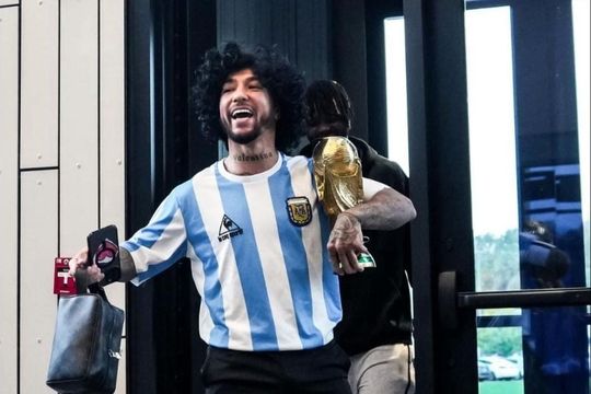 quien fue el ex estudiantes que festejo halloween celebrando a maradona