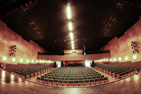 Este año el Teatro Municipal de Quilmes cumple 10 años. Conocé la grilla completa de actividades.