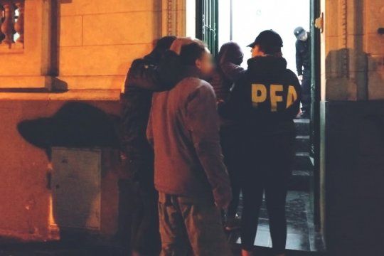 la plata: un hombre y una mujer fueron detectados por interpol desde suiza por pedofilos y cayeron