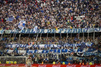 Los hinchas de Gimnasia en la cancha de Newells, donde volverán a jugar por Copa Argentina