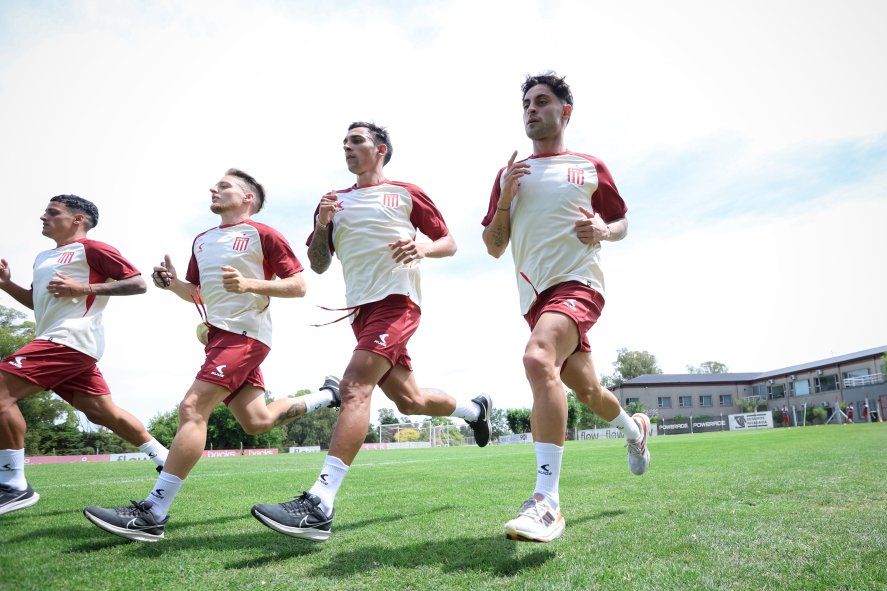 Estudiantes completó el primero de los dos turnos de la jornada, con Eduardo Domínguez al frente