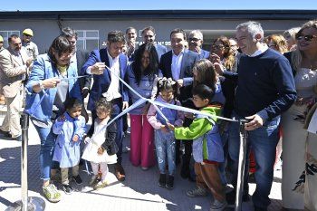 Axel Kicillof inauguró un jardín de infantes en Florencio Varela: No fue el mercado el que lo resolvió