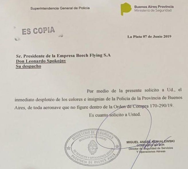 Oficio gobierno argentino pidiendo desplote de insignias.. El misterio del helicóptero