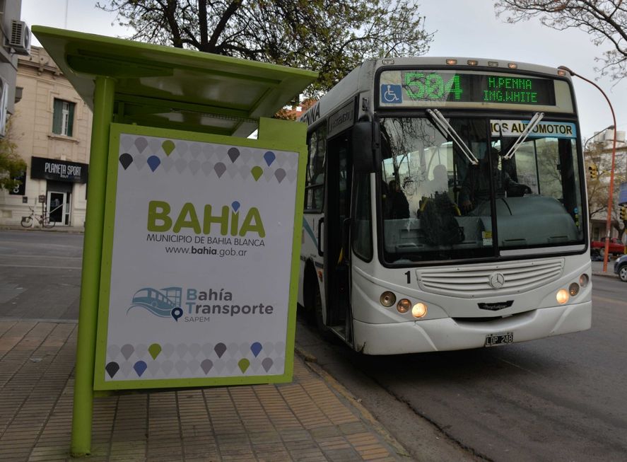 El pasaje de colectivo en Bahía Blanca volvió a subir y vale casi $140