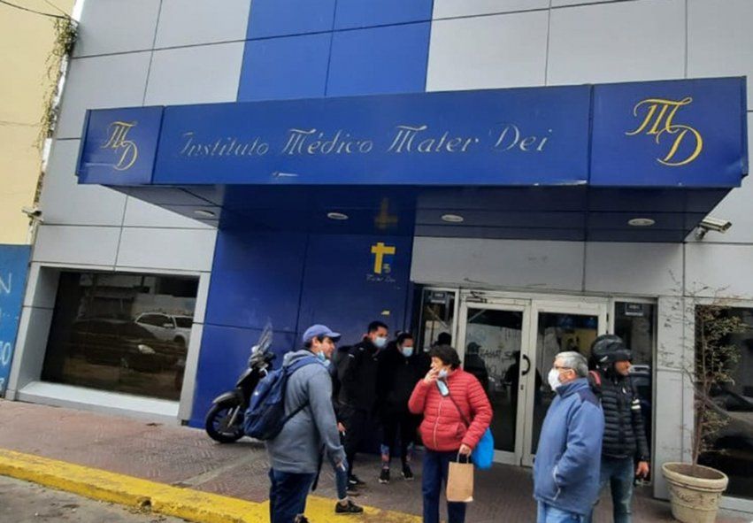 Tensión y acusaciones cruzadas en una clínica de La Plata