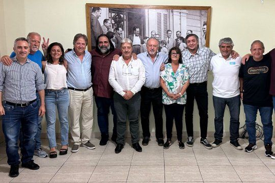 Máximo Kirchner activa el PJ bonaerense y exhibe reclamos sindicales