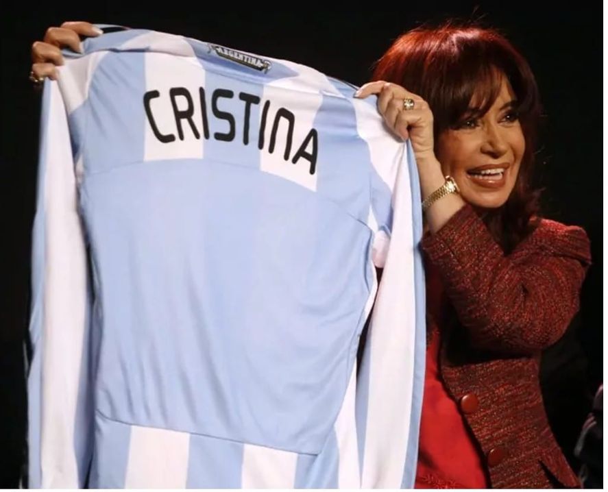 Los memes por la jugada que adjudican a Cristina Kirchner de la división del bloque del Senado Nacional para obtener un representante más al Consejo de la Magistratura 