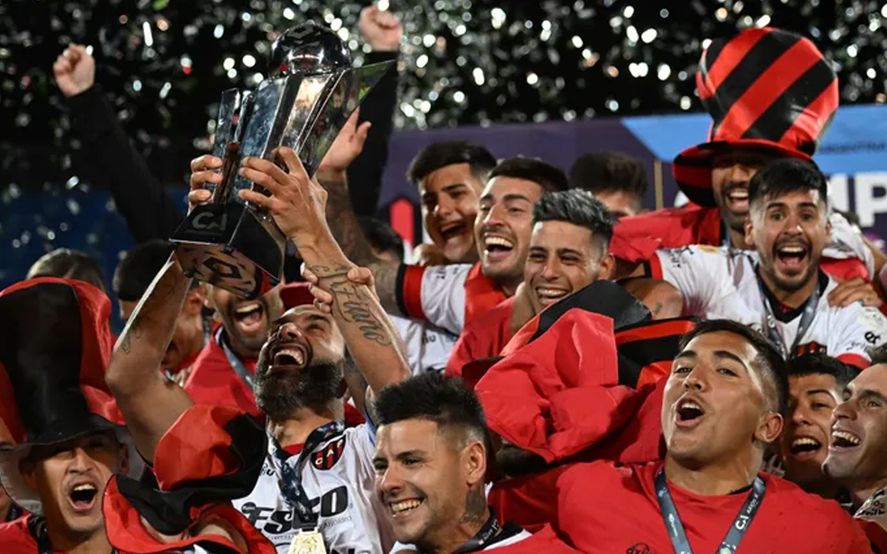 En 2022 Patronato descendió, y a la par, ganó la Copa Argentina.