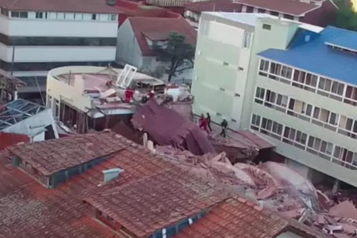 Tragedia en Villa Gesell: se derrumbó un hotel y hay 9 personas atrapadas entre los escombros