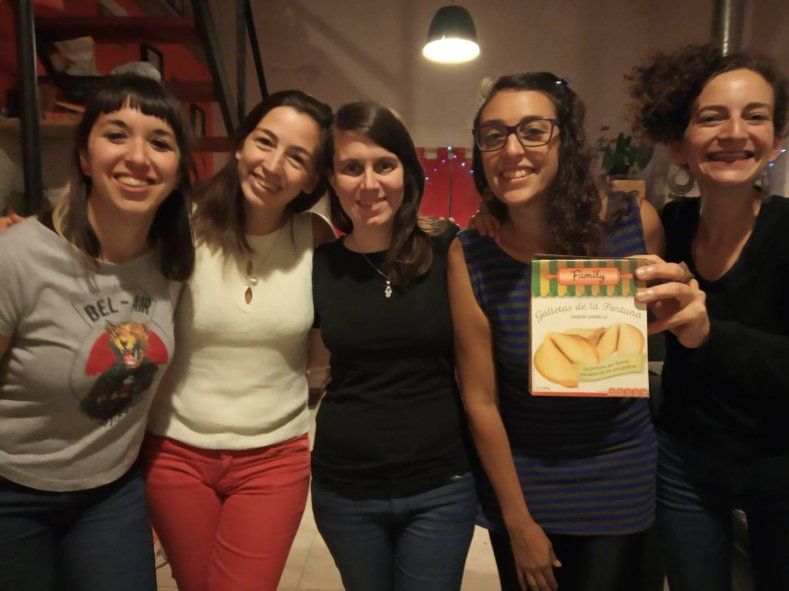 Las integrantes de la editorial La Caracola: Florencia Yanniello, Rocío Gariglio, Eugenia Monedero, Ana Arias y Josefina Garzillo