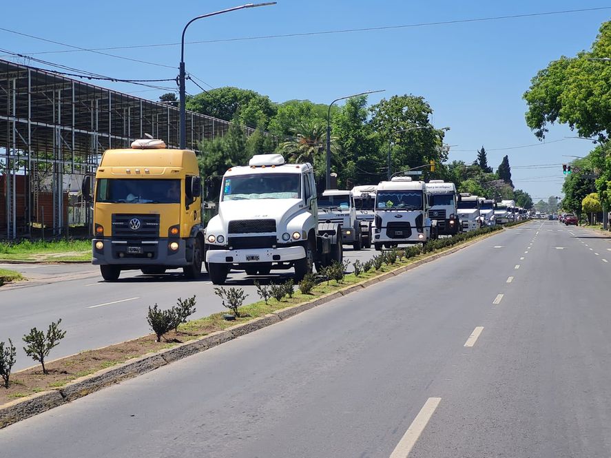 San Nicolás: fleteros se oponen a la prohibición de transitar en Ruta 188 ( Foto @ComerioCecilia)