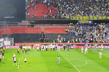 Escándalo en la Copa Argentina: incidentes entre hinchas de Boca y Gimnasia