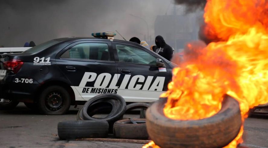 En mayo de este a&ntilde;o, la Polic&iacute;a de Misiones lider&oacute; protestas contra el gobierno de su provincia.