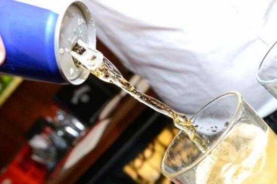 las bebidas energizantes y los riesgos para la salud: por que no es recomendable su consumo en exceso