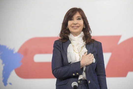 Cristina Kirchner cierra el plenario de la CTA en Avellaneda.