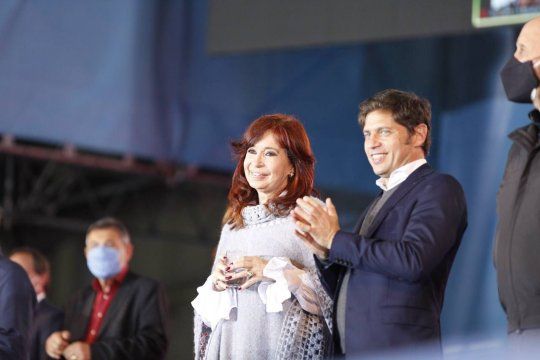 Axel Kicillof junto a Cristina Kirchner