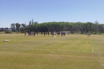 Gimnasia entrena en Estancia Chica con la mira puesta en Independiente, próximo rival de la Liga Profesional