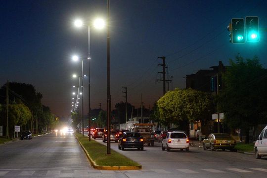 garro comprara 13.500 nuevas luces led para la ciudad