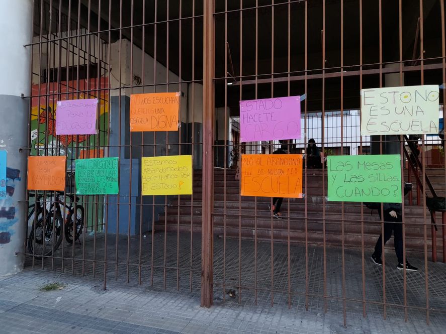 Estudiantes del colegio Vergara de La Plata reclaman por mejoras edilicias
