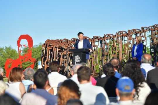 axel kicillof lidero un acto por la soberania y cargo contra milei: viva la patria carajo