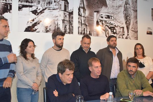 En Olavarría, Diego Santilli y Facundo Manes analizaron el escenario electoral y mostraron dudas sobre el acuerdo que impulsa el Gobierno