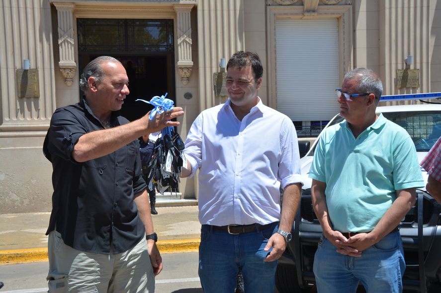 Sergio Berni entregó patrulleros al municipio de 9 de Julio. Antes había hecho lo mismo en Azul.