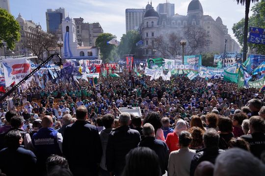 minuto a minuto: el kirchnerismo y pablo moyano marchan a plaza de mayo por el dia de la lealtad