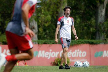 Eduardo Domínguez y un nuevo entrenamiento en Estudiantes pensando en la Liga Profesional