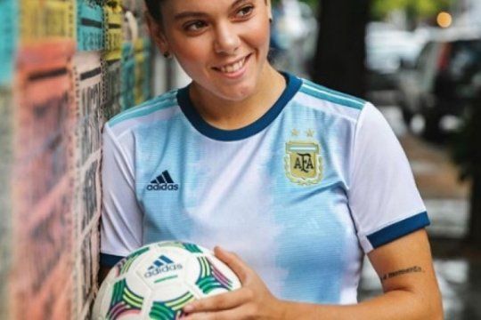 un original video de convocatoria para presentar a las 23 jugadoras que representaran a argentina