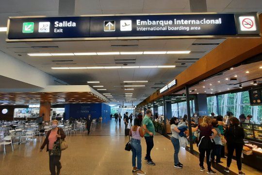 paro de pilotos: no hay vuelos ni en ezeiza ni en aeroparque