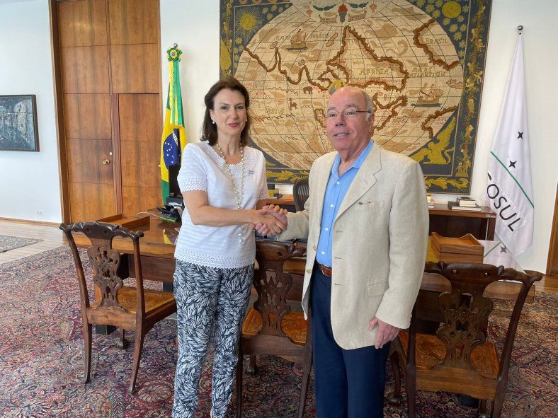 Diana Mondino junto al canciller brasileño Mauro Vieira. Javier Milei no rompería relaciones con Brasil.