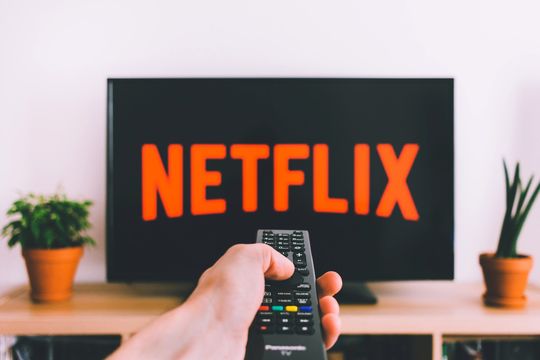 Netflix comienza a aplicar su restricción por hogar en Argentina.
