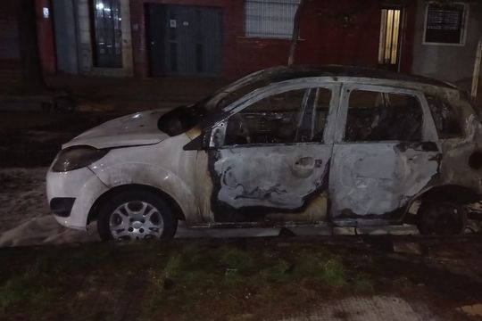 asi descubrieron a un contador que prendio fuego su auto para intentar cobrar el seguro