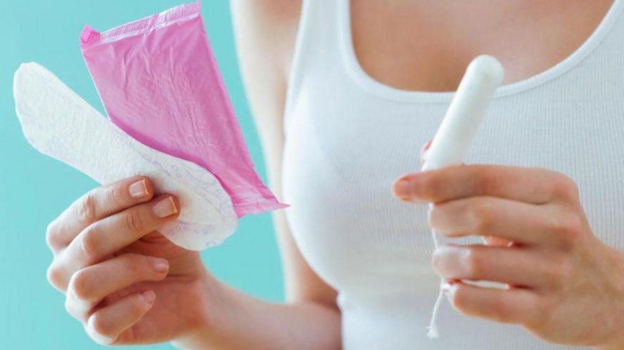 Las mujeres y personas que menstruan ganan proporcionalmente menos y deben afrontar los costos de productos de gestión menstrual. 
