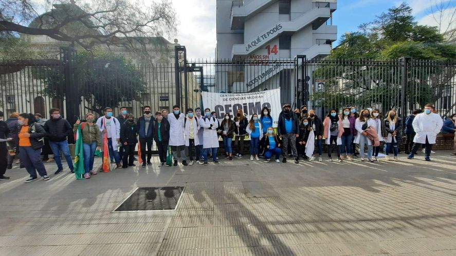 Estudiantes de Medicina se volvieron a manifestar este jueves en La Plata