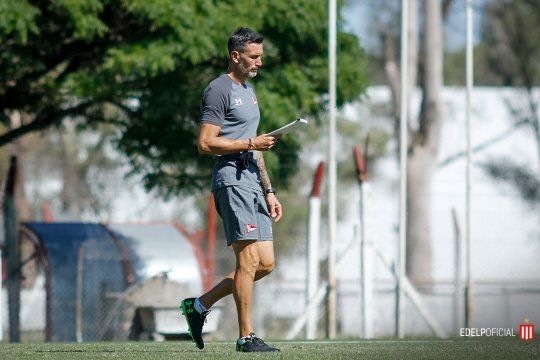 Pablo Quatrocchi tuvo su primer práctica como nuevo técnico de Estudiantes y contará con varias bajas por lesión