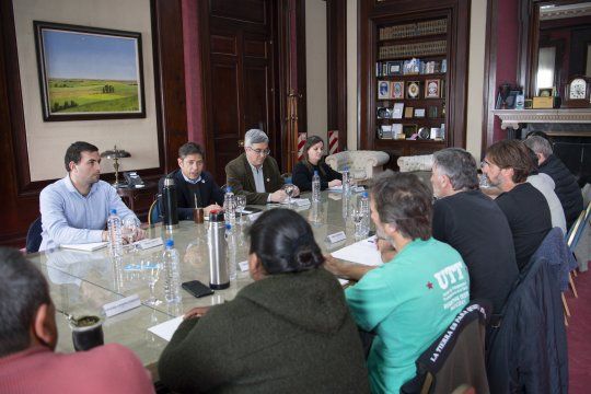 axel kicillof recibio a la mesa agroalimentaria argentina y cosecho respaldos para licitar el puerto quequen