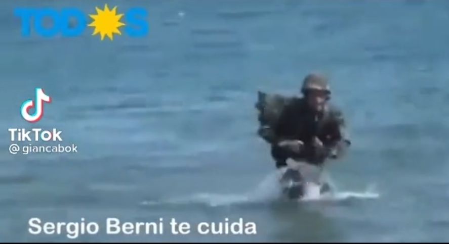 Mirá la parodia playera de un desembarco militarizado de Sergio Berni