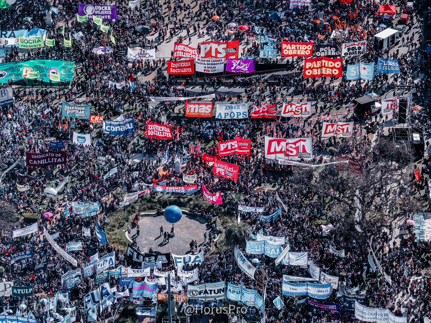 La segunda marcha federal universitaria fue masiva, pero Javier Milei vetó la ley igual.