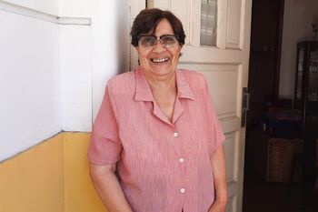 La jubilada de 83 años fue sorprendida por delincuentes en su casa, en La Plata.