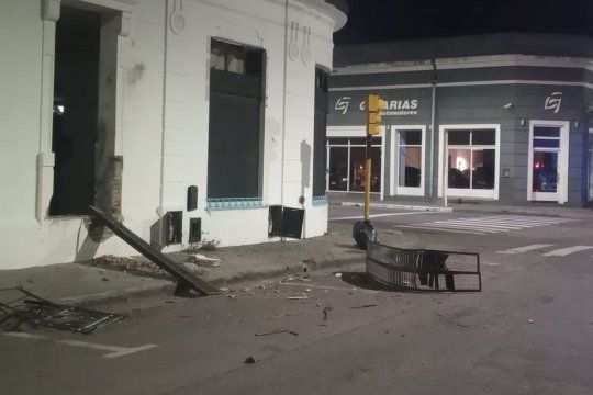 Local de La Cámpora en Bahía Blanca, víctima de un atentado.