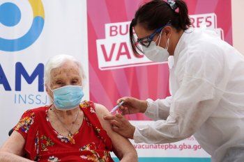 Coronavirus: la ministra Vizzotti adelantó la posibilidad de aplicar una dosis de la vacuna