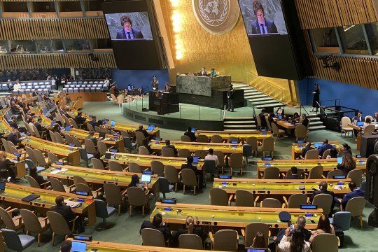 javier milei cargo contra la onu y defendio a israel ante un auditorio semivacio