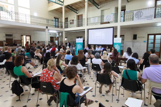 El ministerio de Salud de la Provincia de Buenos Aires, abrió la inscripción para las Tecnicaturas y cursos Auxiliares.