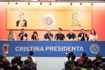 la campora canta retruco en avellaneda y presento la mesa cristina presidenta